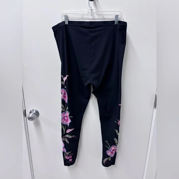 Johnny Was Libbi Black Leggings with Pink Floral Embroidery - Picture 8 of 10